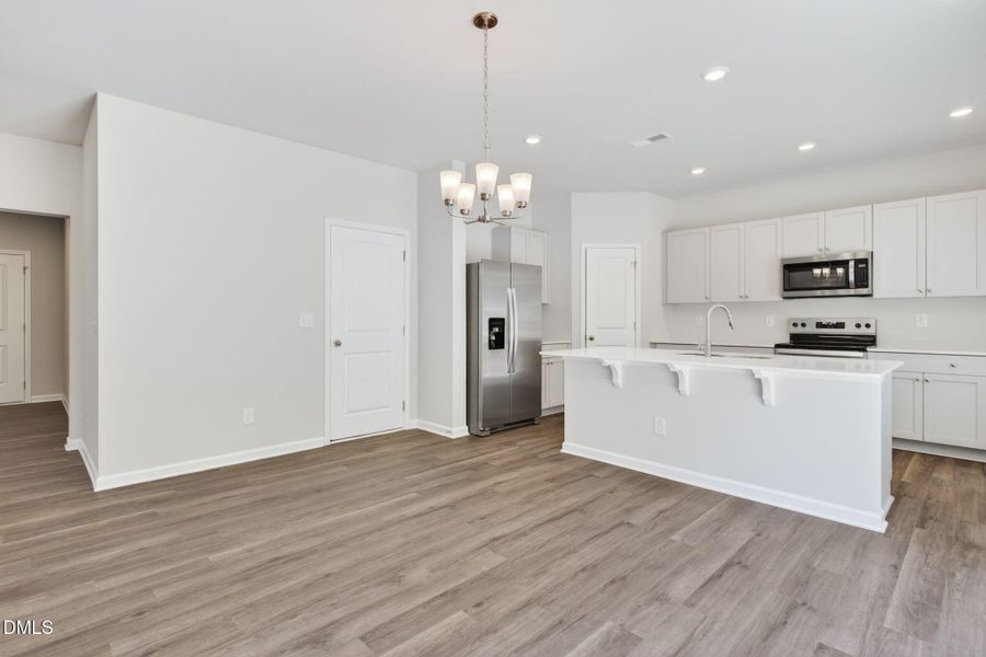 8-web-or-mls-DSC03058 8-web-or-mls-DSC03058