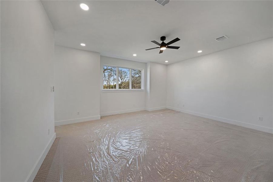 Spacious, unfurnished interior of a new home in , Garland (Image 33).