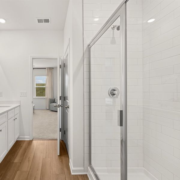 Parker Core N101 Alan Owners Bath 2of2 F1 Base2 060625