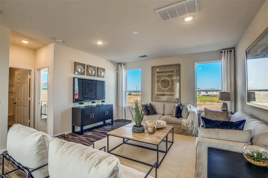 Image 4 of a home in Sunterra.