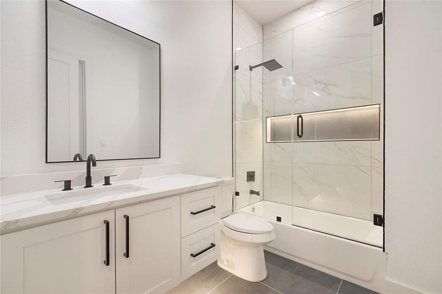 Furnished interior view inside a new home in , Dallas (Image 19).