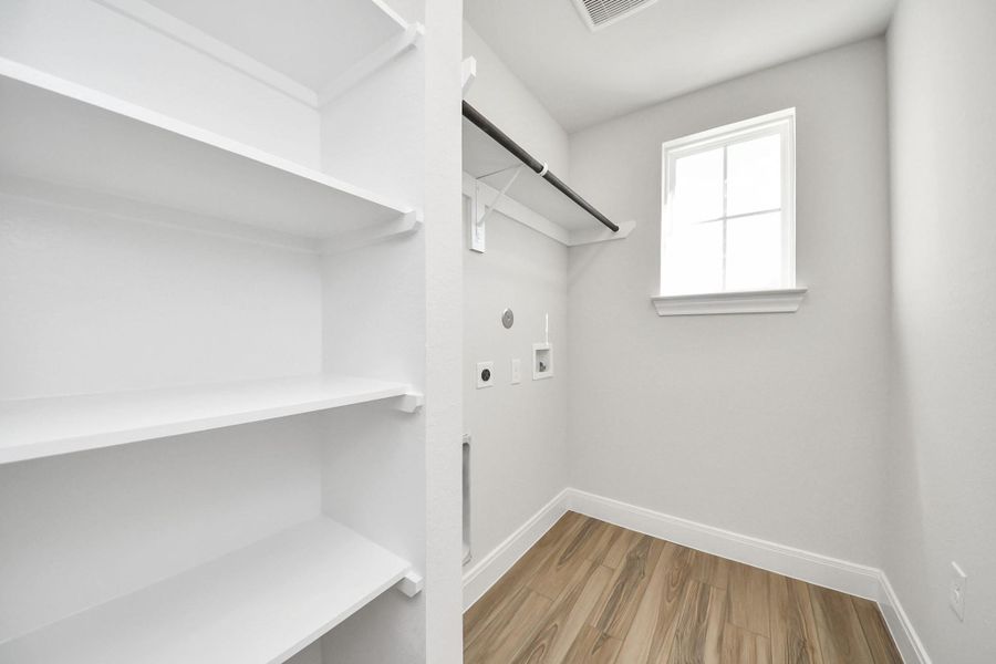 Spacious, unfurnished interior of a new home in Grand Oaks Reserve, Cleveland (Image 20). Spacious, unfurnished interior of a new home in Grand Oaks Reserve, Cleveland (Image 20).