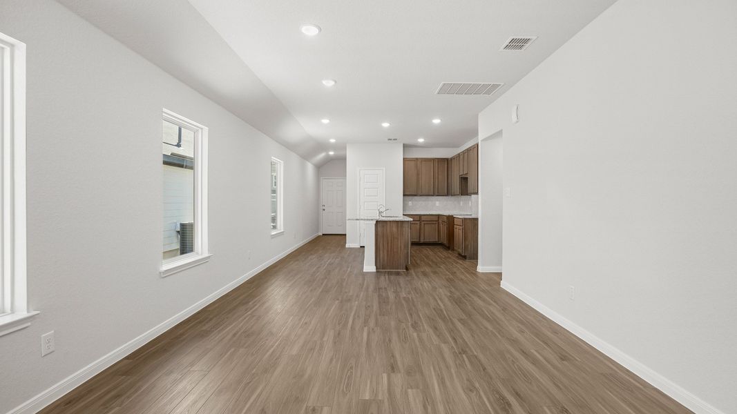Spacious, unfurnished interior of a new home in Timber Creek, San Antonio (Image 9). Spacious, unfurnished interior of a new home in Timber Creek, San Antonio (Image 9).