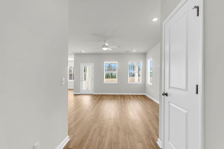 Spacious, unfurnished interior of a new home in Wildcat Chase, Summerville (Image 22).