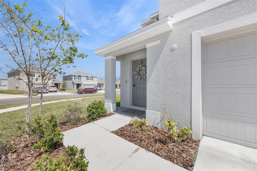 Exterior details and patio area of a home in Harvest Ridge, Zephyrhills (Image 26).