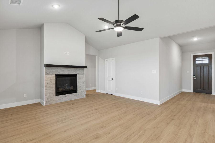 Spacious, unfurnished interior of a new home in Ellis Ranch Estates, Waxahachie (Image 18). Spacious, unfurnished interior of a new home in Ellis Ranch Estates, Waxahachie (Image 18).