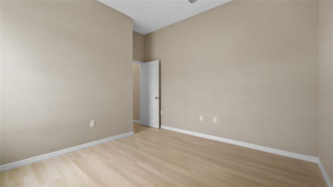 Spacious, unfurnished interior of a new home in , Port Charlotte (Image 15).