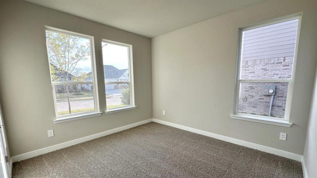 Spacious, unfurnished interior of a new home in Rock Creek Ranch, Fort Worth (Image 14).