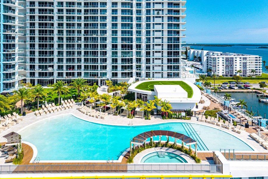 042-220LakeShoreDrive-1415-LakePark-FL-3