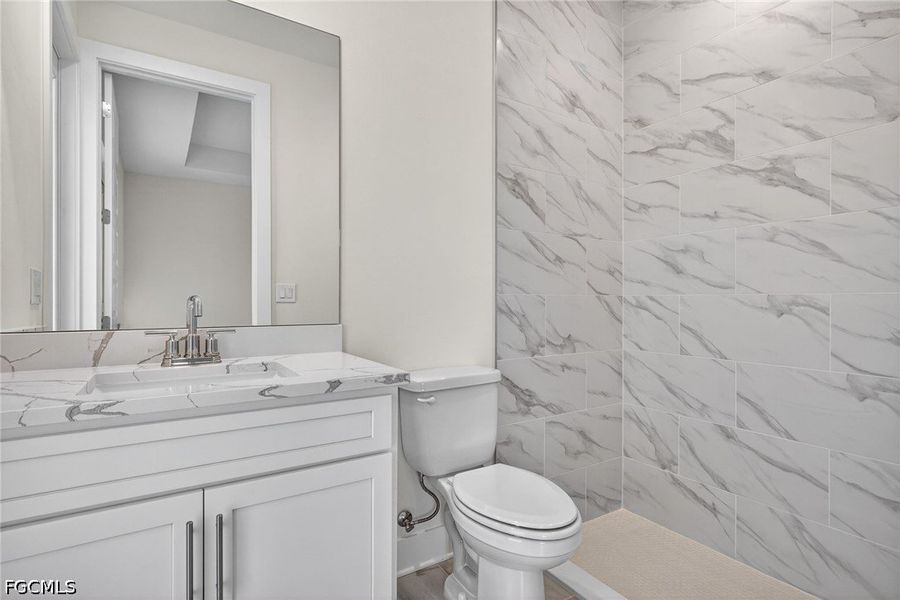 Furnished interior view inside a new home in Cape Coral, Cape Coral (Image 13).