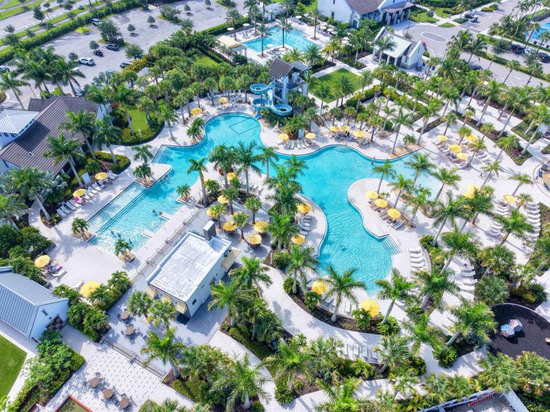 Waterpark_Lagoon_Pool_Tower_Slide