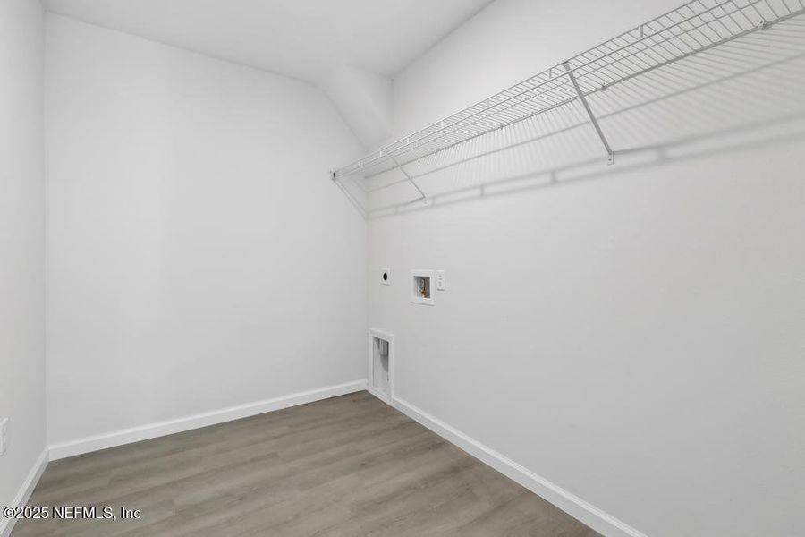 Spacious, unfurnished interior of a new home in , Jacksonville (Image 20).