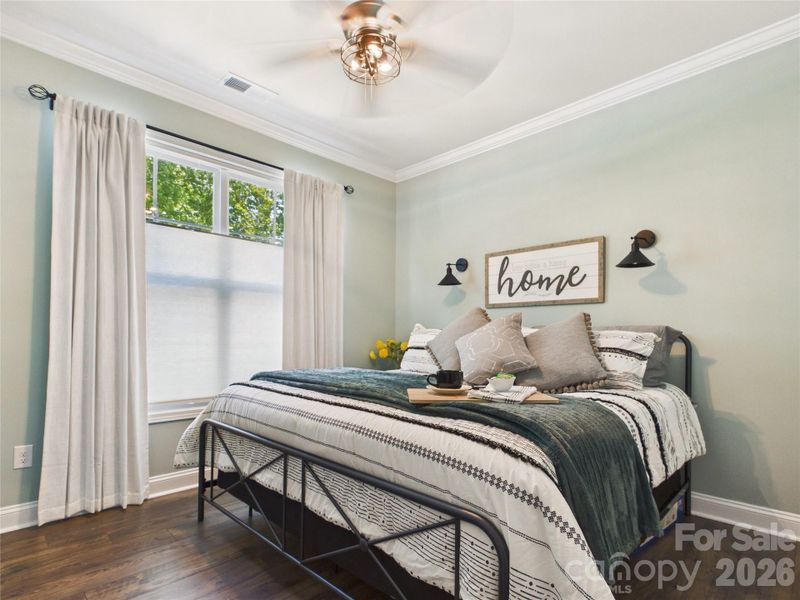 Guest bedroom main level