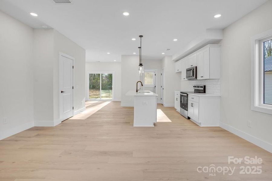 Spacious, unfurnished interior of a new home in , Lincolnton (Image 25).