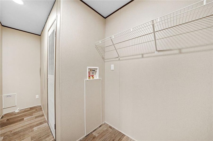 Spacious, unfurnished interior of a new home in , Alto (Image 18).