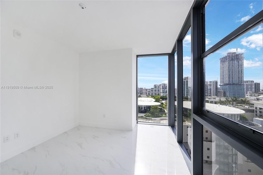 Spacious, unfurnished interior of a new home in , Miami (Image 22).