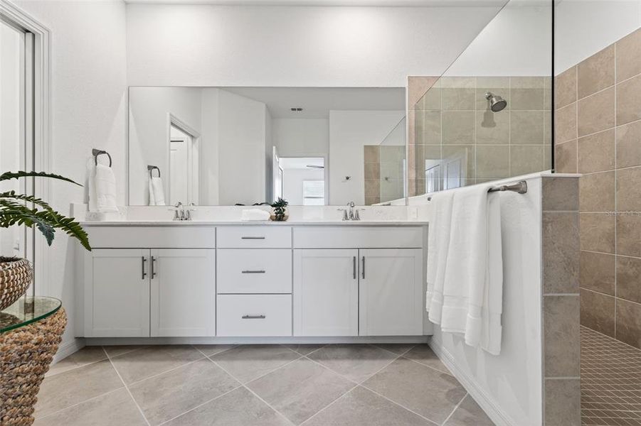 Furnished interior view inside a new home in , Venice (Image 16).