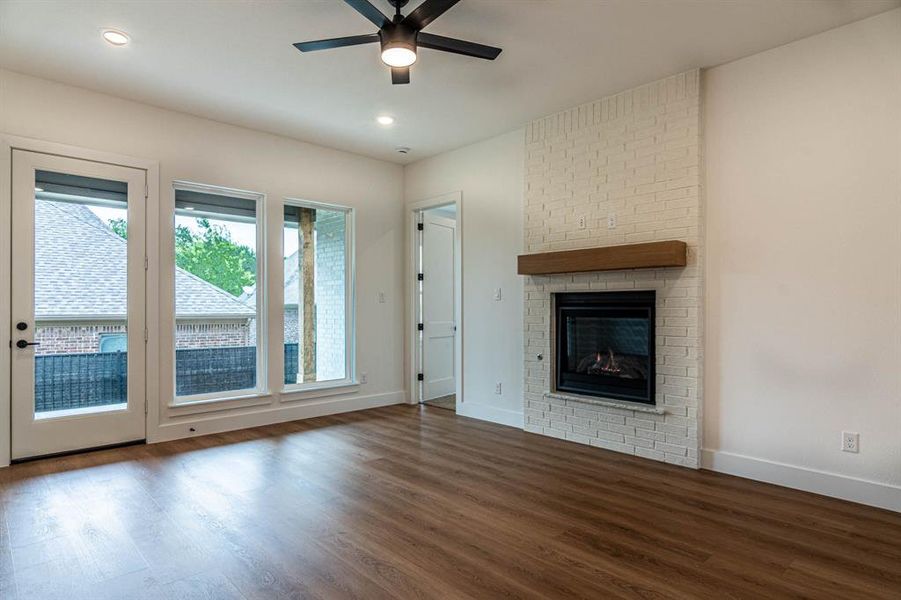 Spacious, unfurnished interior of a new home in , Heath (Image 28).