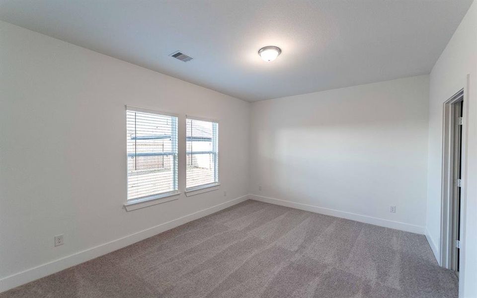 Spacious, unfurnished interior of a new home in River Ranch Meadows, Dayton (Image 10).