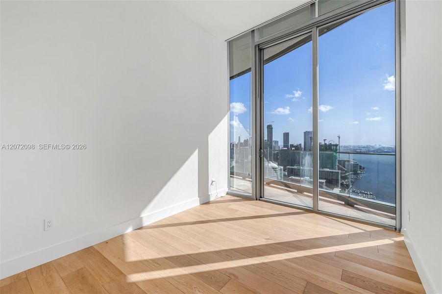Spacious, unfurnished interior of a new home in , Miami (Image 23).