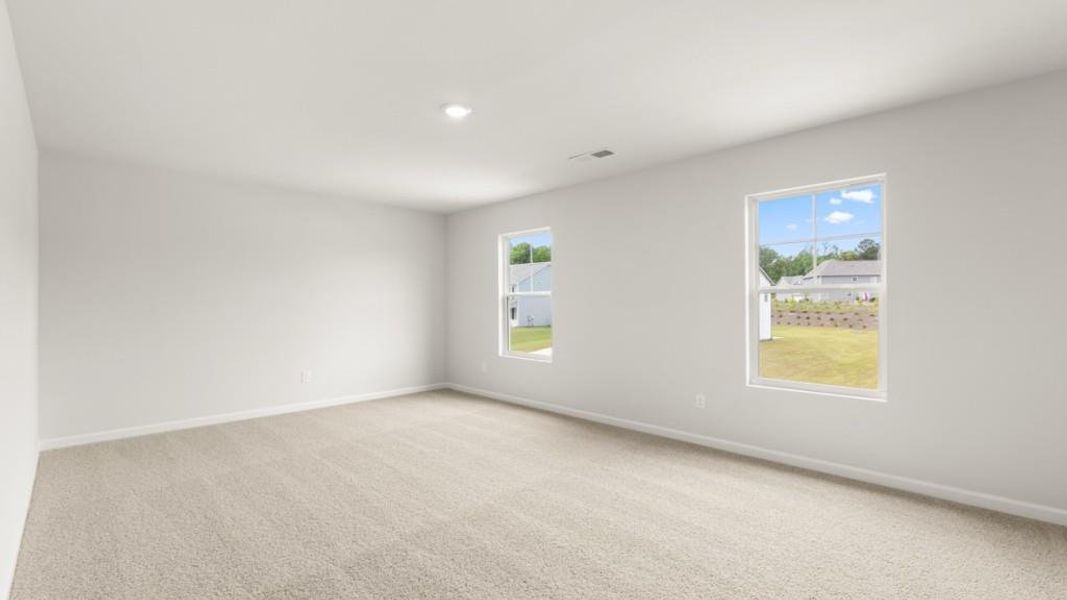 Spacious, unfurnished interior of a new home in Thompson Ridge, Dallas (Image 20).