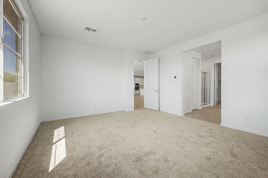 Spacious, unfurnished interior of a new home in Empire Pointe, Queen Creek (Image 12). Spacious, unfurnished interior of a new home in Empire Pointe, Queen Creek (Image 12).