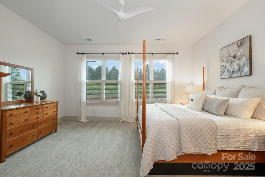 Plenty of space for personal furniture pieces Plenty of space for personal furniture pieces