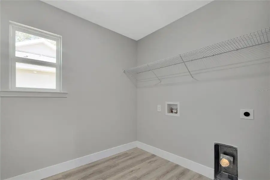 Spacious, unfurnished interior of a new home in , Belleview (Image 26).