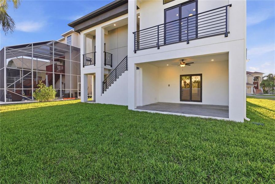 Exterior details and patio area of a home in , New Port Richey (Image 3).