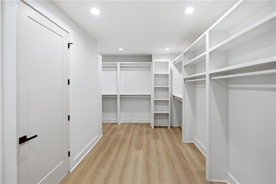 Spacious, unfurnished interior of a new home in , Monroe (Image 41).