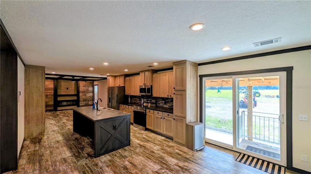 Furnished interior view inside a new home in , Wauchula (Image 8).