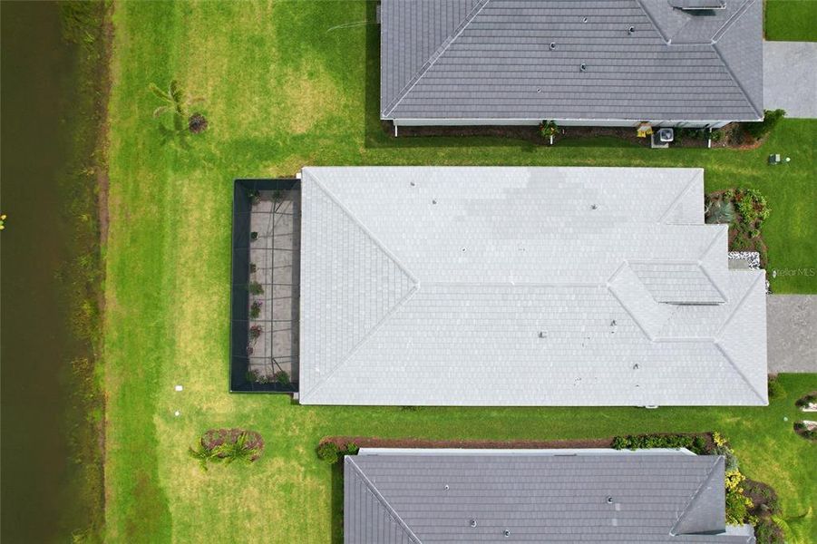 Exterior details and patio area of a home in , Bradenton (Image 32).