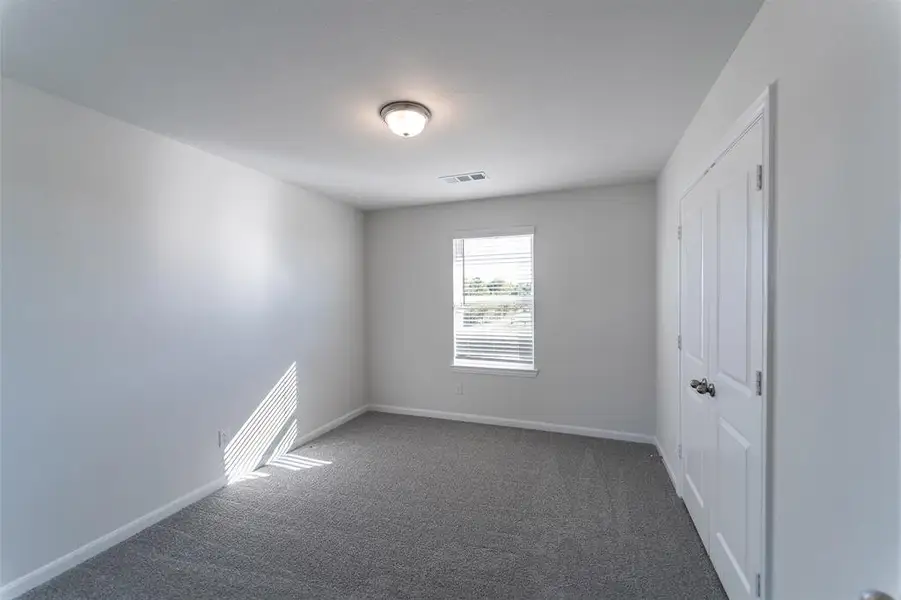 Spacious, unfurnished interior of a new home in La Terra, Celina (Image 8).