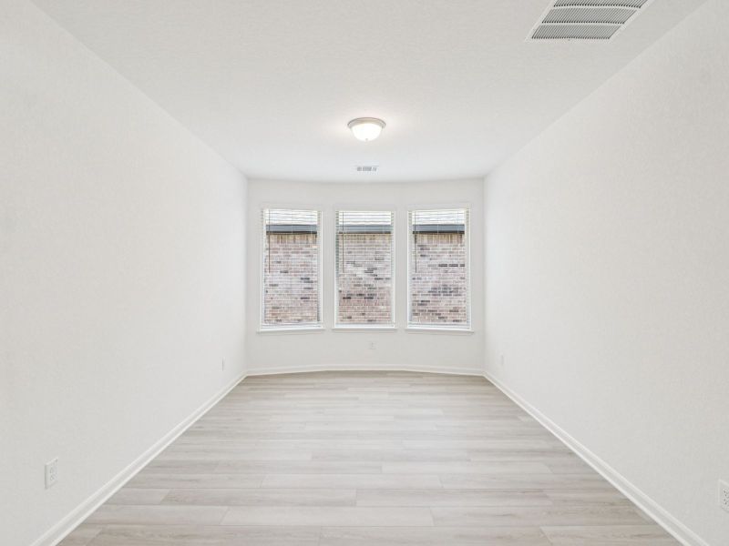 Spacious, unfurnished interior of a new home in Kallison Ranch, San Antonio (Image 16).