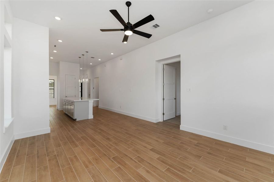 Spacious, unfurnished interior of a new home in Arabella on the Prairie, Richmond (Image 14).