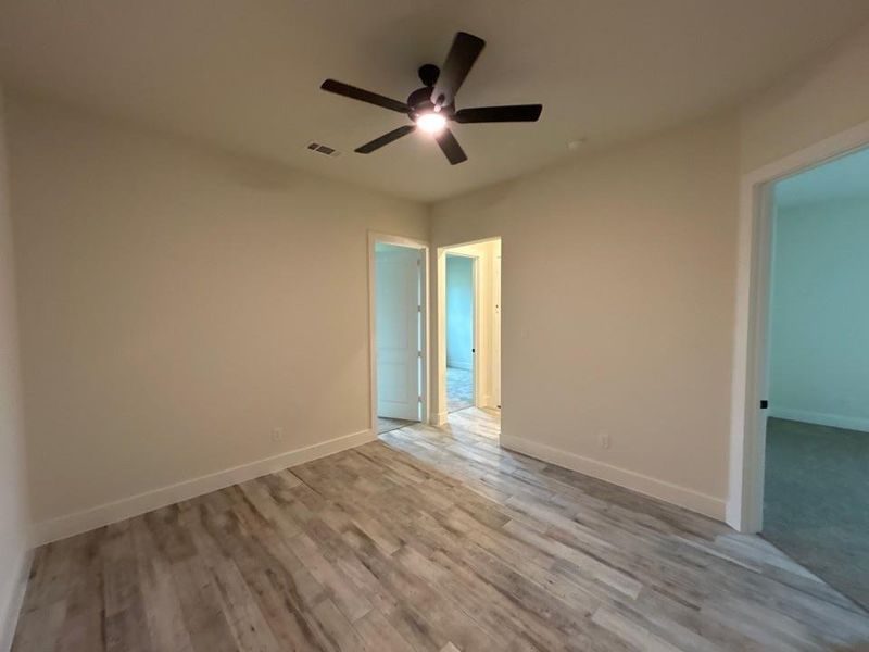 Spacious, unfurnished interior of a new home in Creekview Addition, Van Alstyne (Image 10).