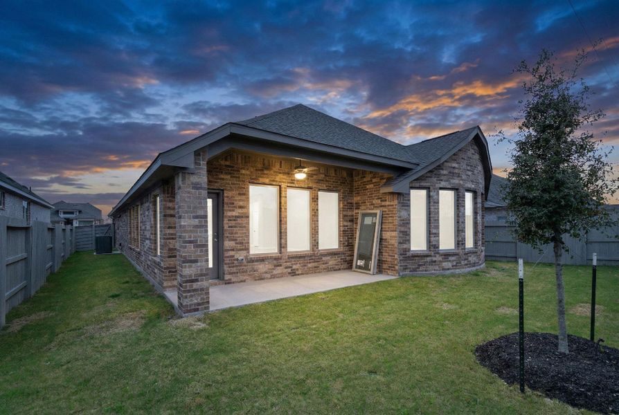 Exterior details and patio area of a home in Pomona, Manvel (Image 3).