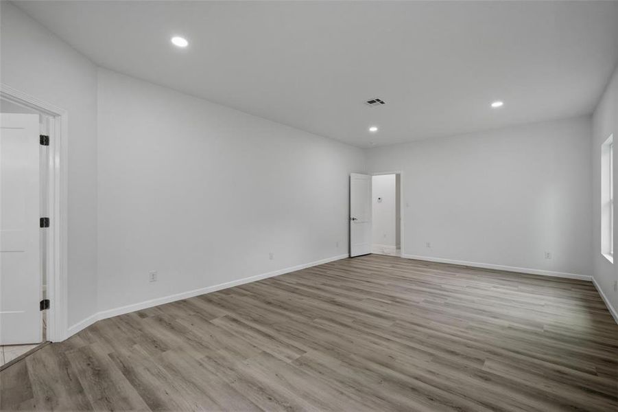 Spacious, unfurnished interior of a new home in , Waco (Image 30). Spacious, unfurnished interior of a new home in , Waco (Image 30).