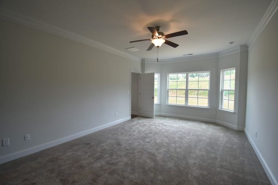 Spacious, unfurnished interior of a new home in Avondale, Greensboro (Image 20).