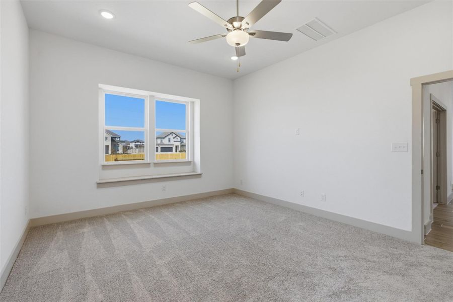 Spacious, unfurnished interior of a new home in Enclave at Cele, Pflugerville (Image 24).