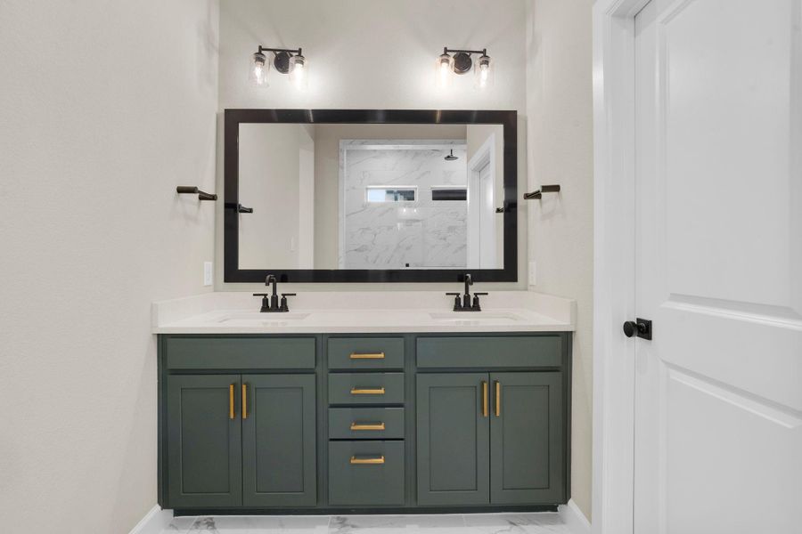 Primary bath with dual sinks