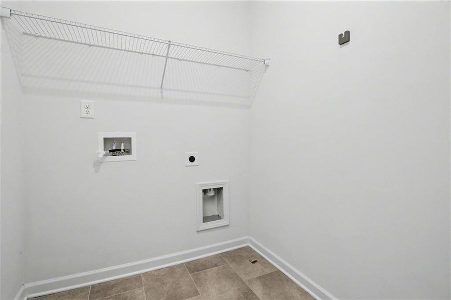 Spacious, unfurnished interior of a new home in , Cartersville (Image 19).