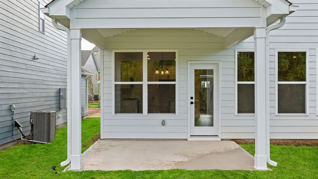 Representative exterior details of a home built from the Fleetwood by D.R. Horton in Harrison Valley, Simpsonville (Image 3).