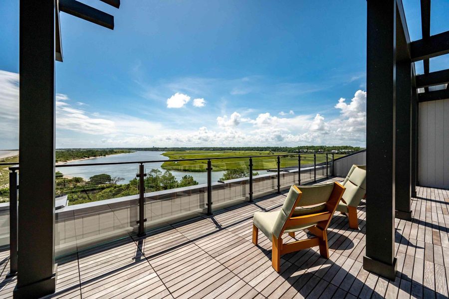 Image 70 of a home in .