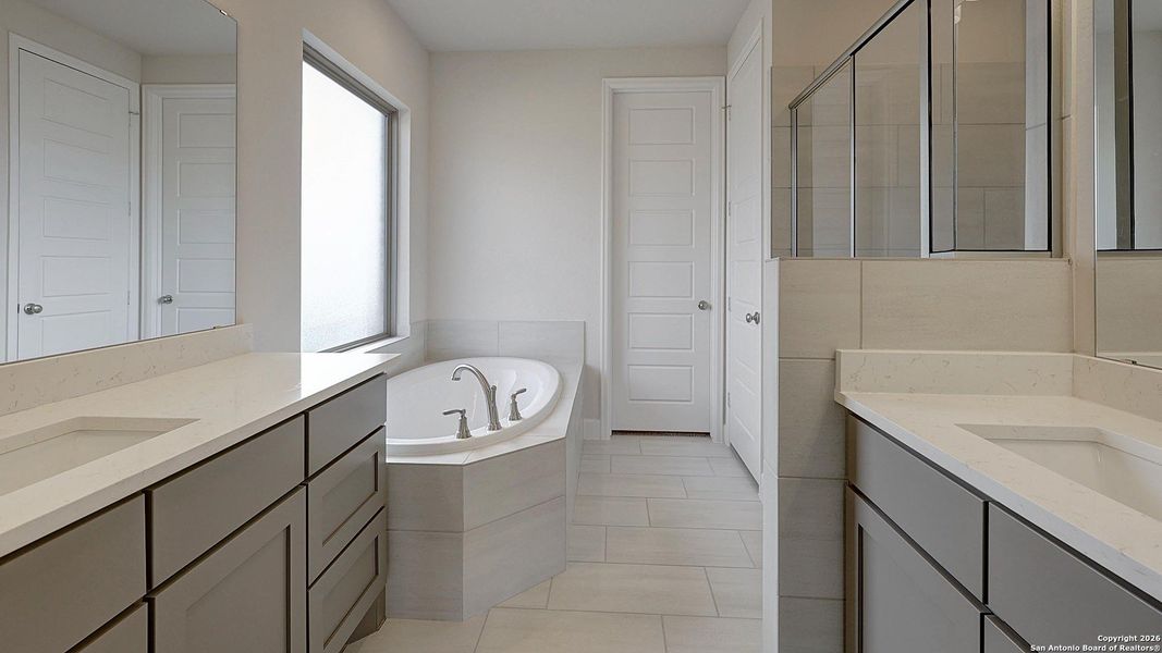 Furnished interior view inside a new home in Ladera 50', San Antonio (Image 7).