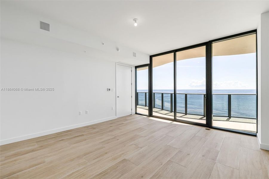 Spacious, unfurnished interior of a new home in , Pompano Beach (Image 40). Spacious, unfurnished interior of a new home in , Pompano Beach (Image 40).