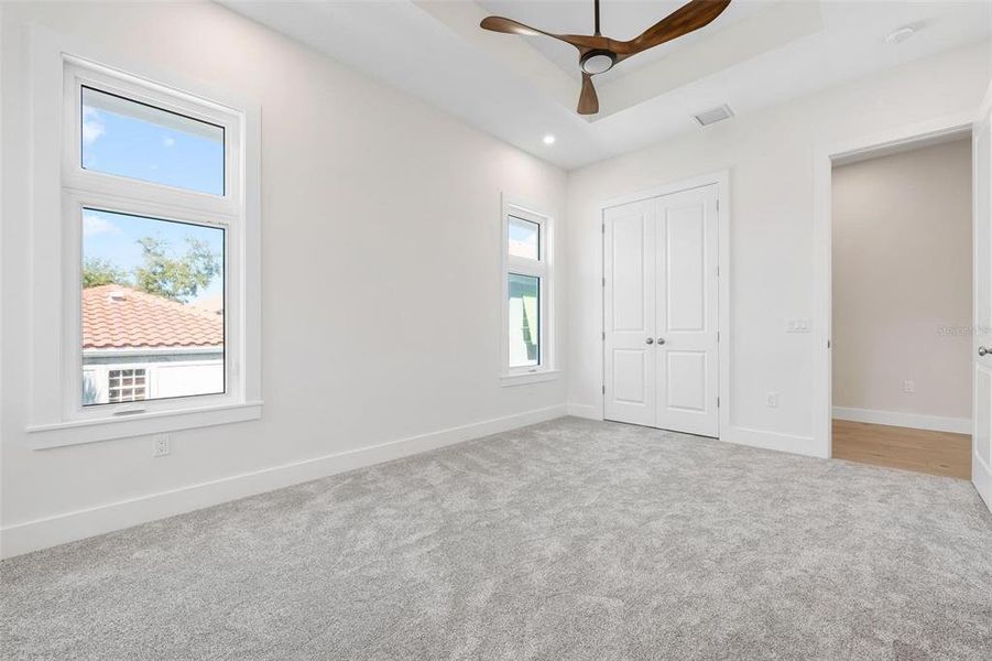 Spacious, unfurnished interior of a new home in , Sarasota (Image 55).