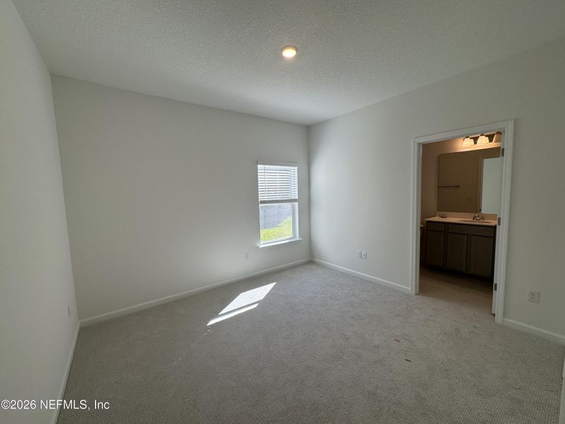 Spacious, unfurnished interior of a new home in Hyland Trail, Green Cove Springs (Image 15).