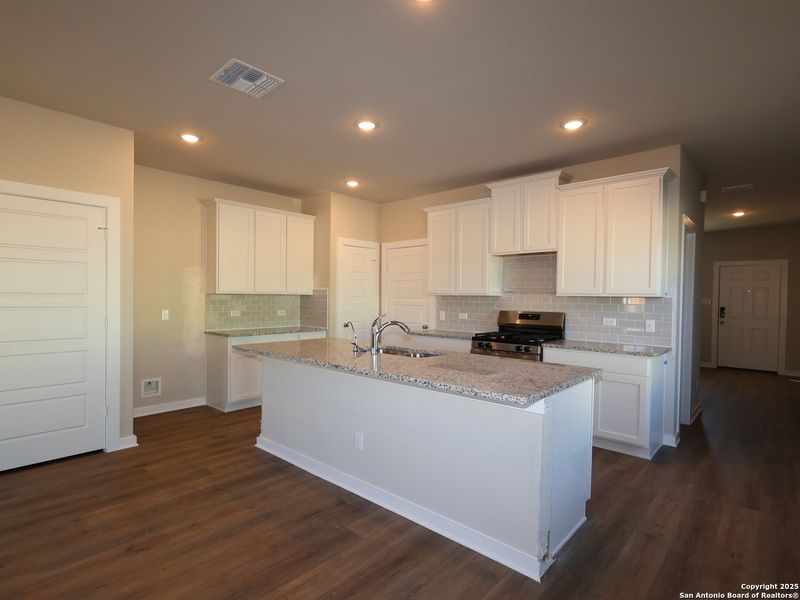 Furnished interior view inside a new home in Winding Brook, San Antonio (Image 7). Furnished interior view inside a new home in Winding Brook, San Antonio (Image 7).