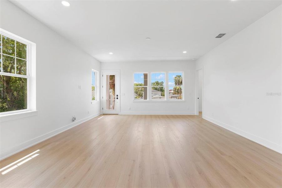 Spacious, unfurnished interior of a new home in , St. Petersburg (Image 20). Spacious, unfurnished interior of a new home in , St. Petersburg (Image 20).